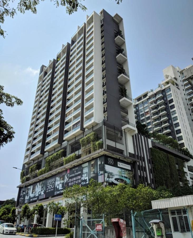 Urban 360 Studio Love Rara Suite Homestay Cuevas de Batu Exterior foto