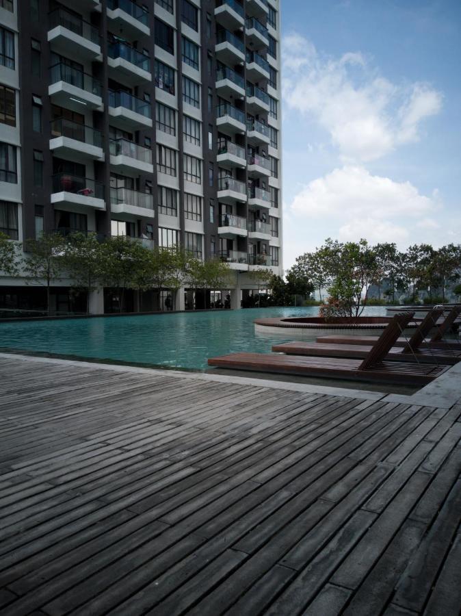 Urban 360 Studio Love Rara Suite Homestay Cuevas de Batu Exterior foto