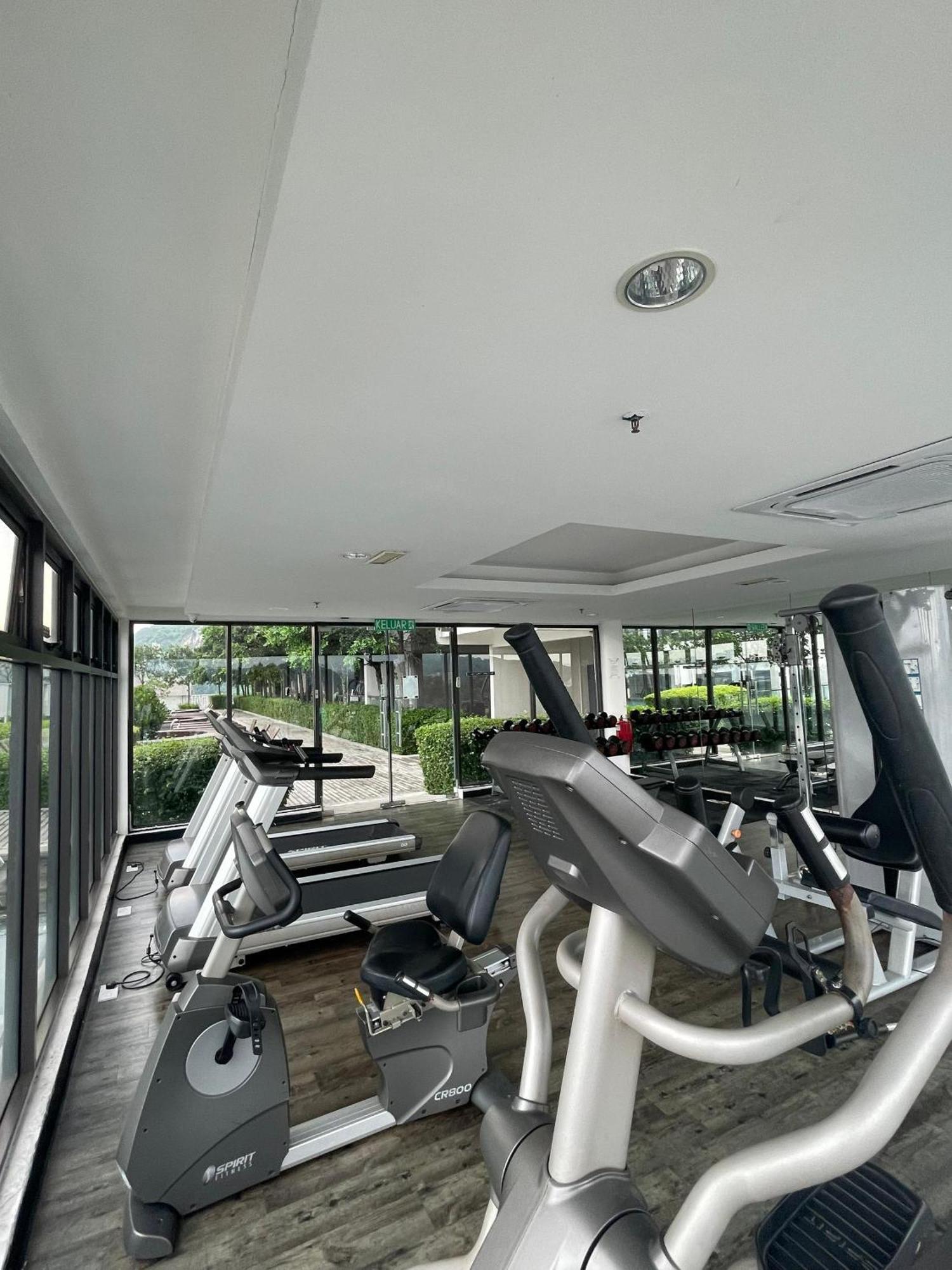 Urban 360 Studio Love Rara Suite Homestay Cuevas de Batu Exterior foto