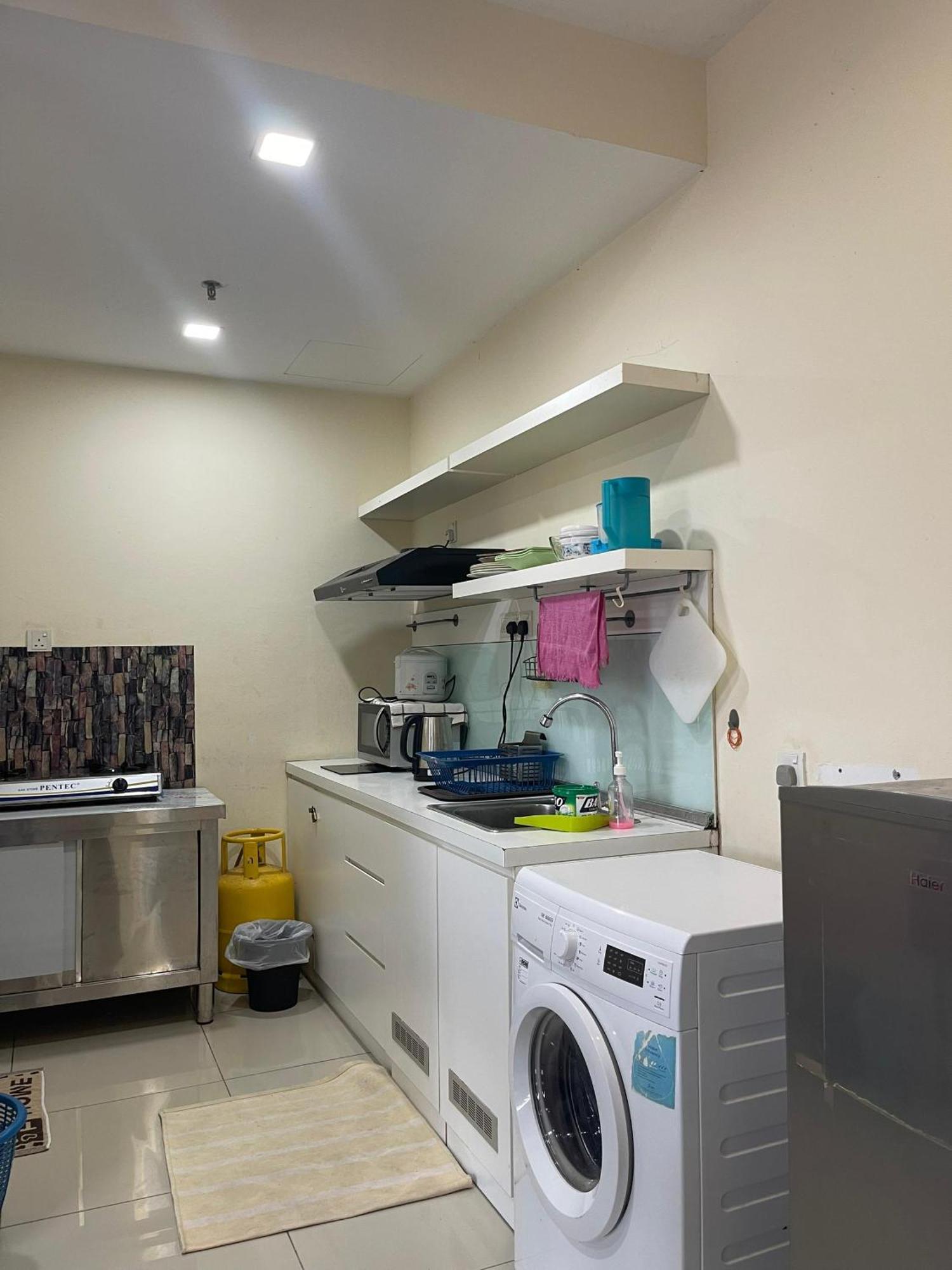 Urban 360 Studio Love Rara Suite Homestay Cuevas de Batu Exterior foto