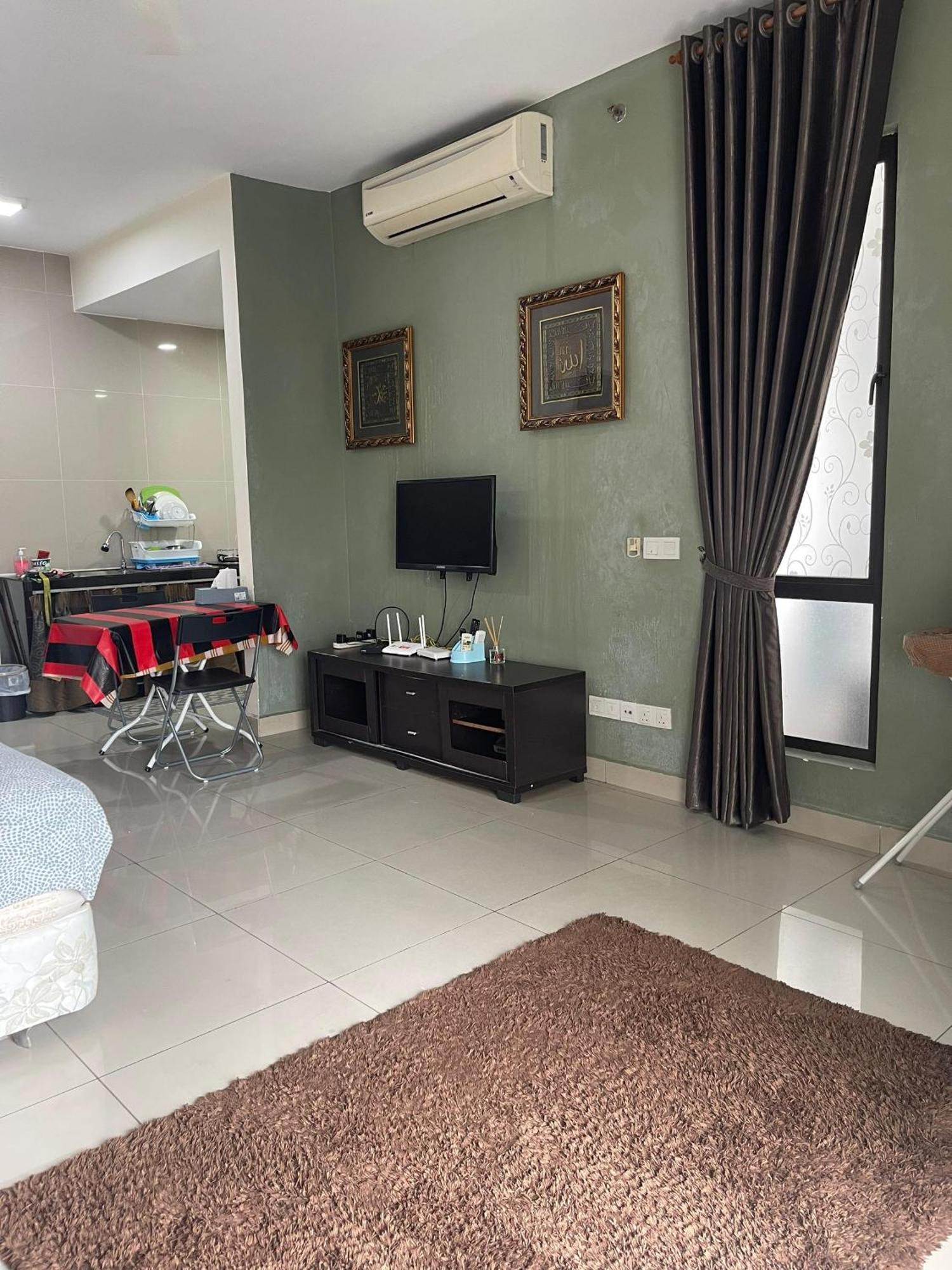 Urban 360 Studio Love Rara Suite Homestay Cuevas de Batu Exterior foto