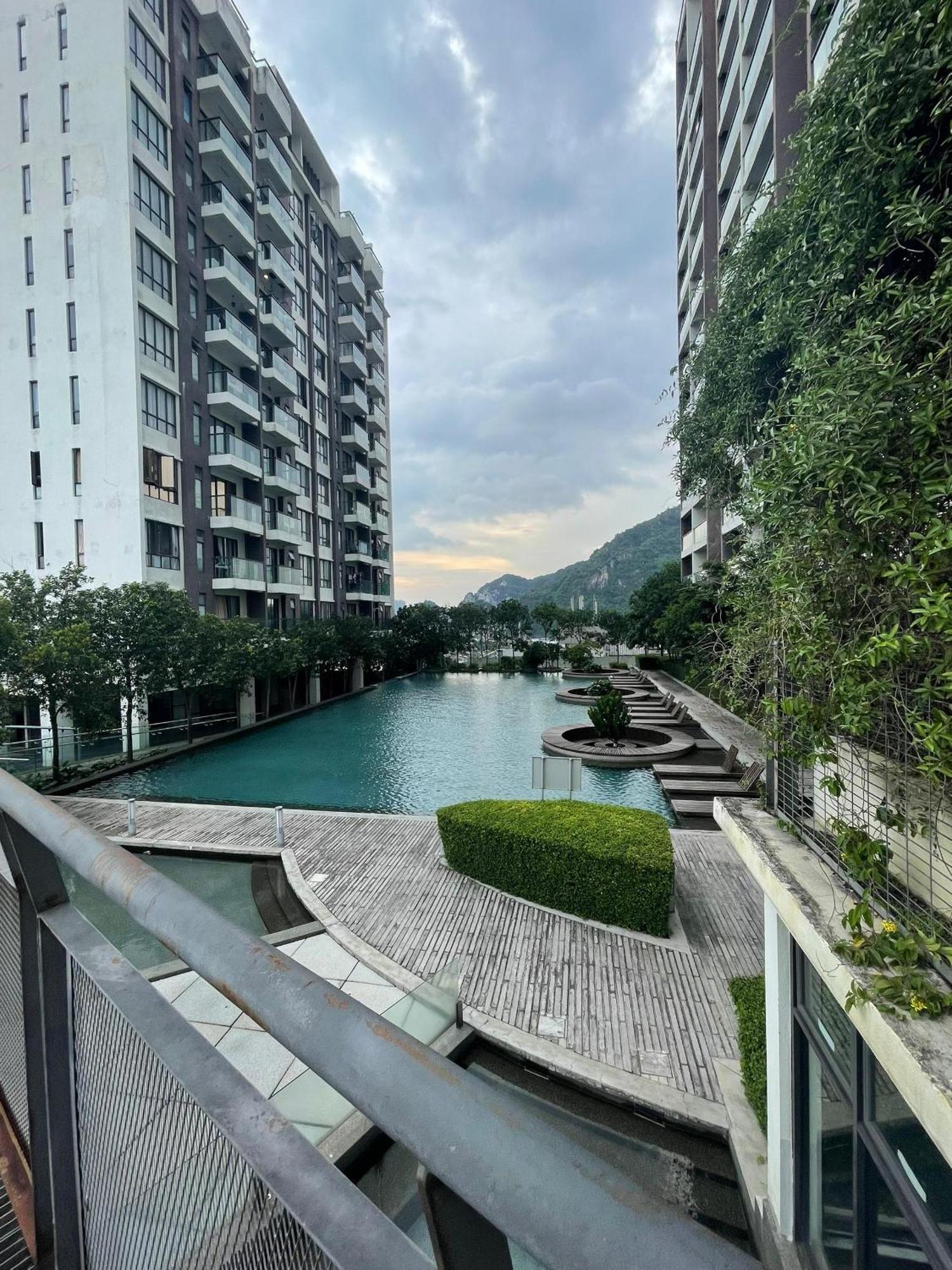 Urban 360 Studio Love Rara Suite Homestay Cuevas de Batu Exterior foto