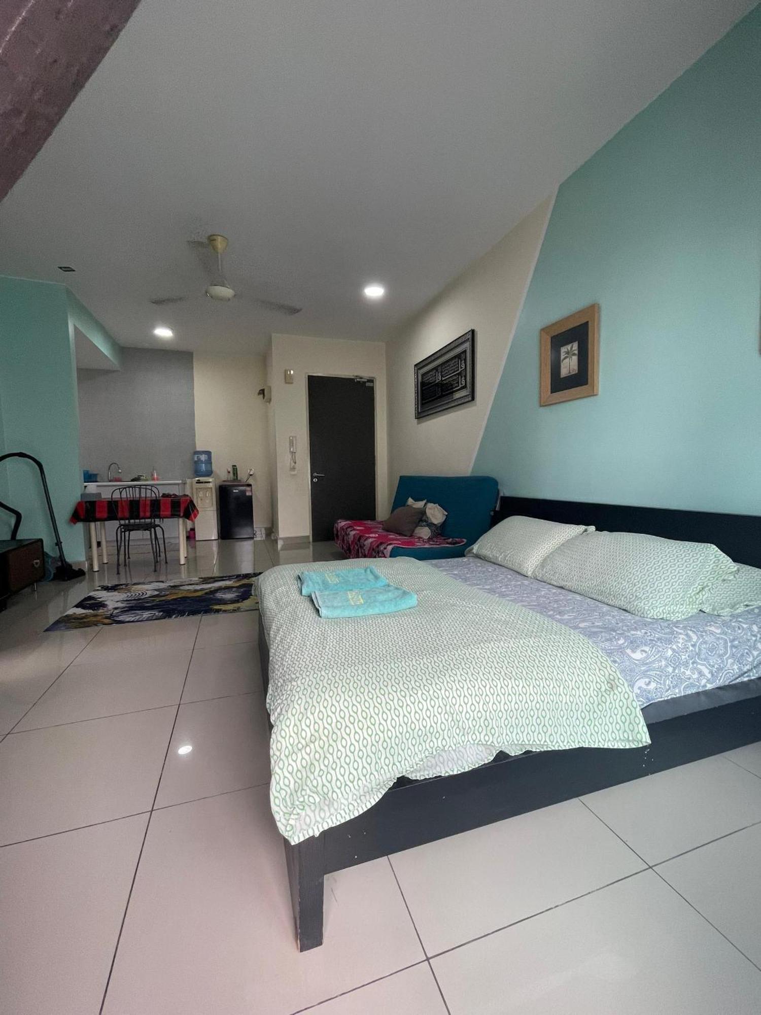 Urban 360 Studio Love Rara Suite Homestay Cuevas de Batu Exterior foto