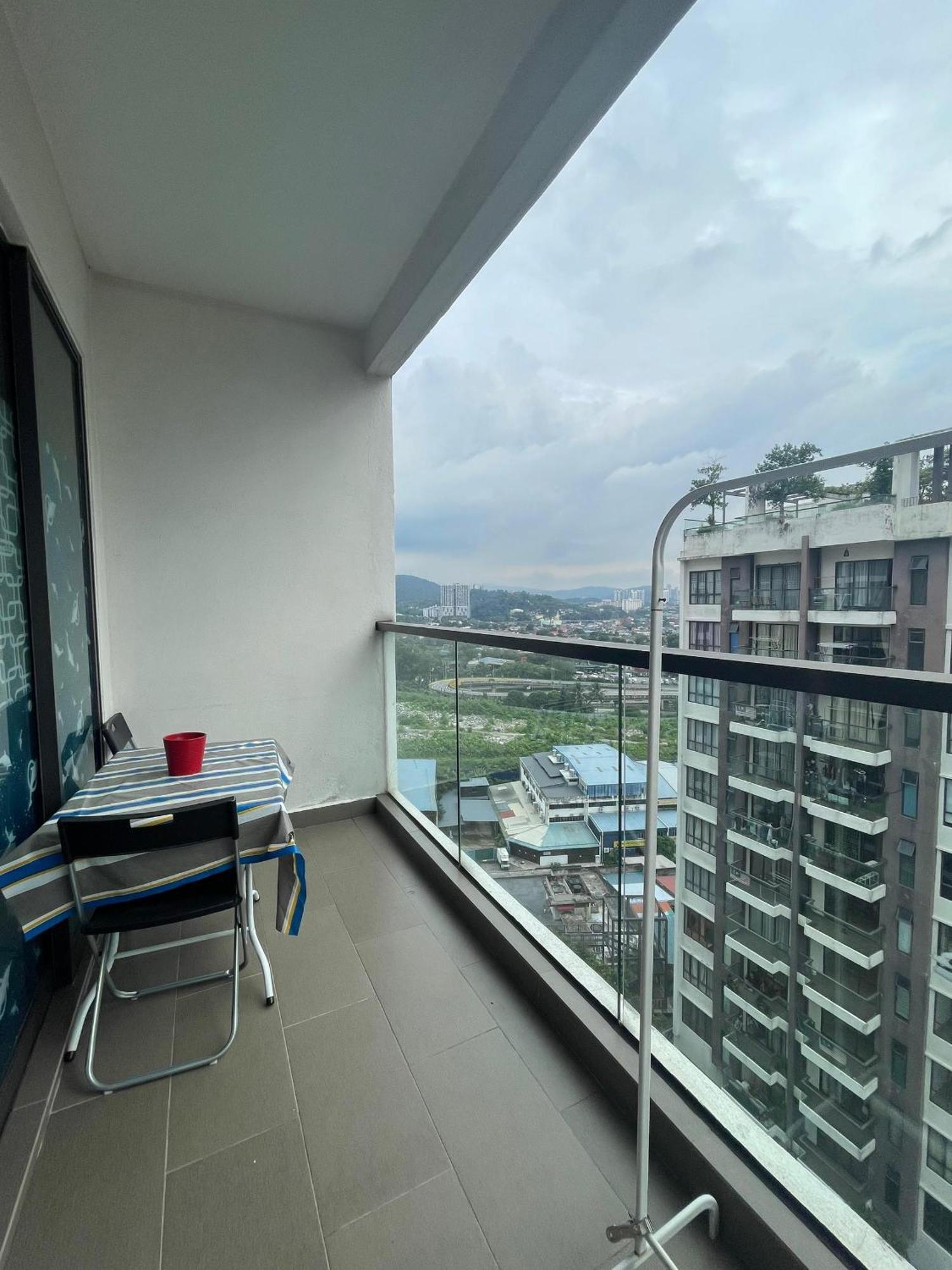 Urban 360 Studio Love Rara Suite Homestay Cuevas de Batu Exterior foto