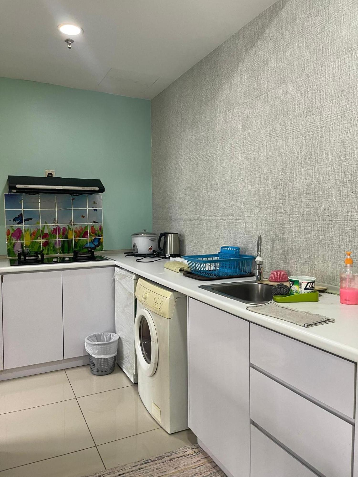 Urban 360 Studio Love Rara Suite Homestay Cuevas de Batu Exterior foto