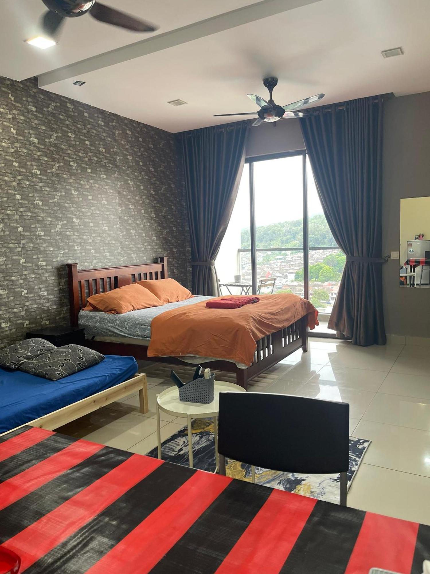 Urban 360 Studio Love Rara Suite Homestay Cuevas de Batu Exterior foto