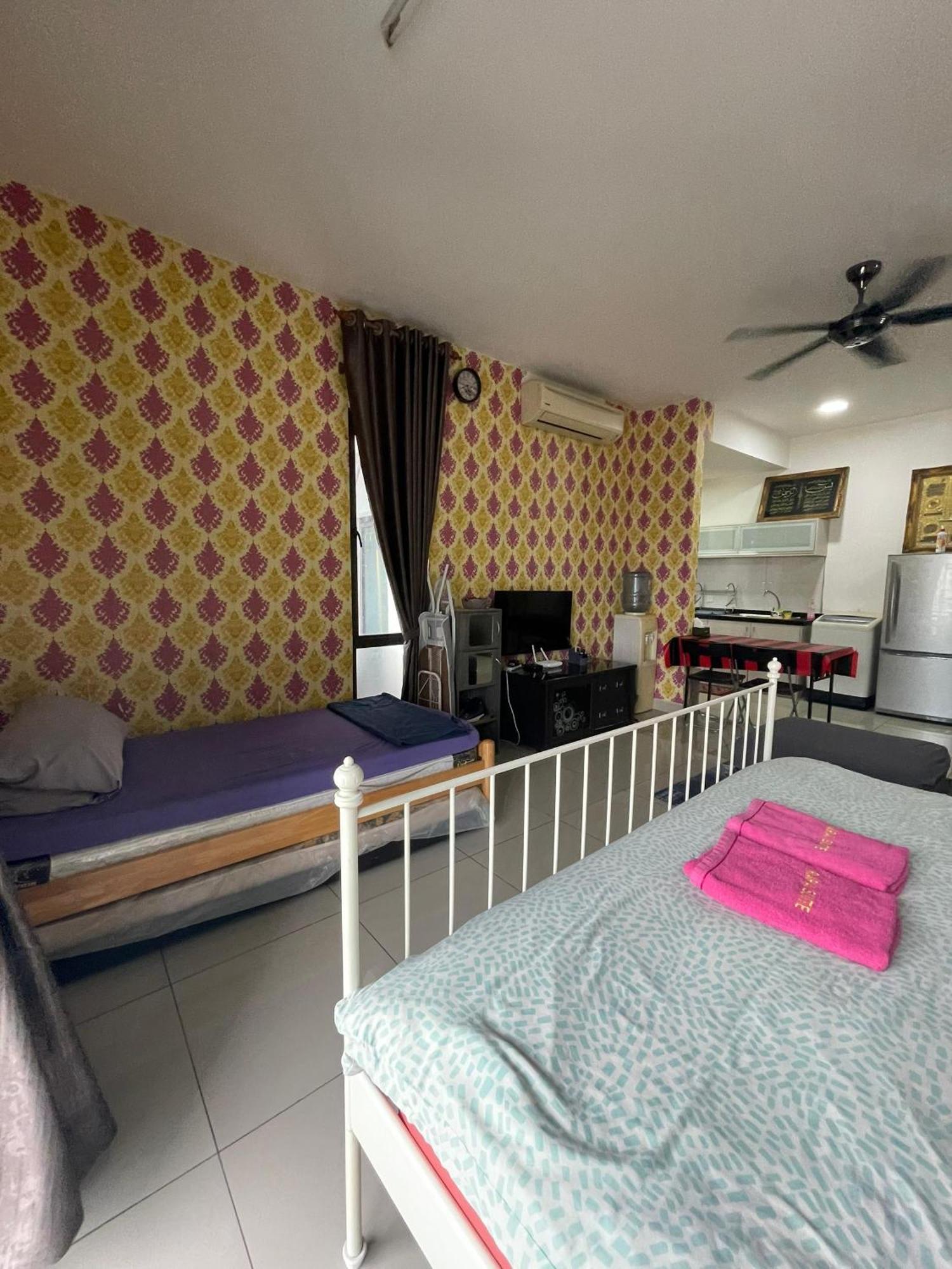 Urban 360 Studio Love Rara Suite Homestay Cuevas de Batu Exterior foto
