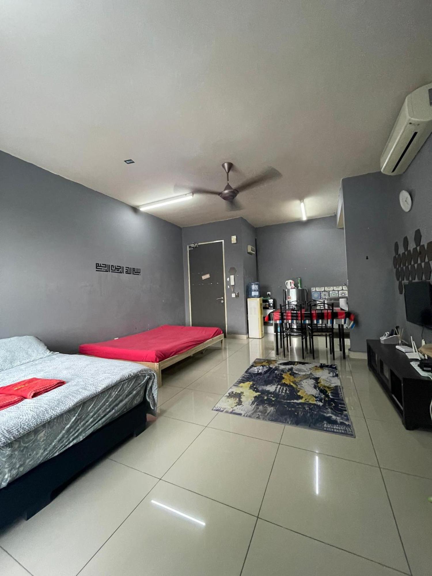 Urban 360 Studio Love Rara Suite Homestay Cuevas de Batu Exterior foto