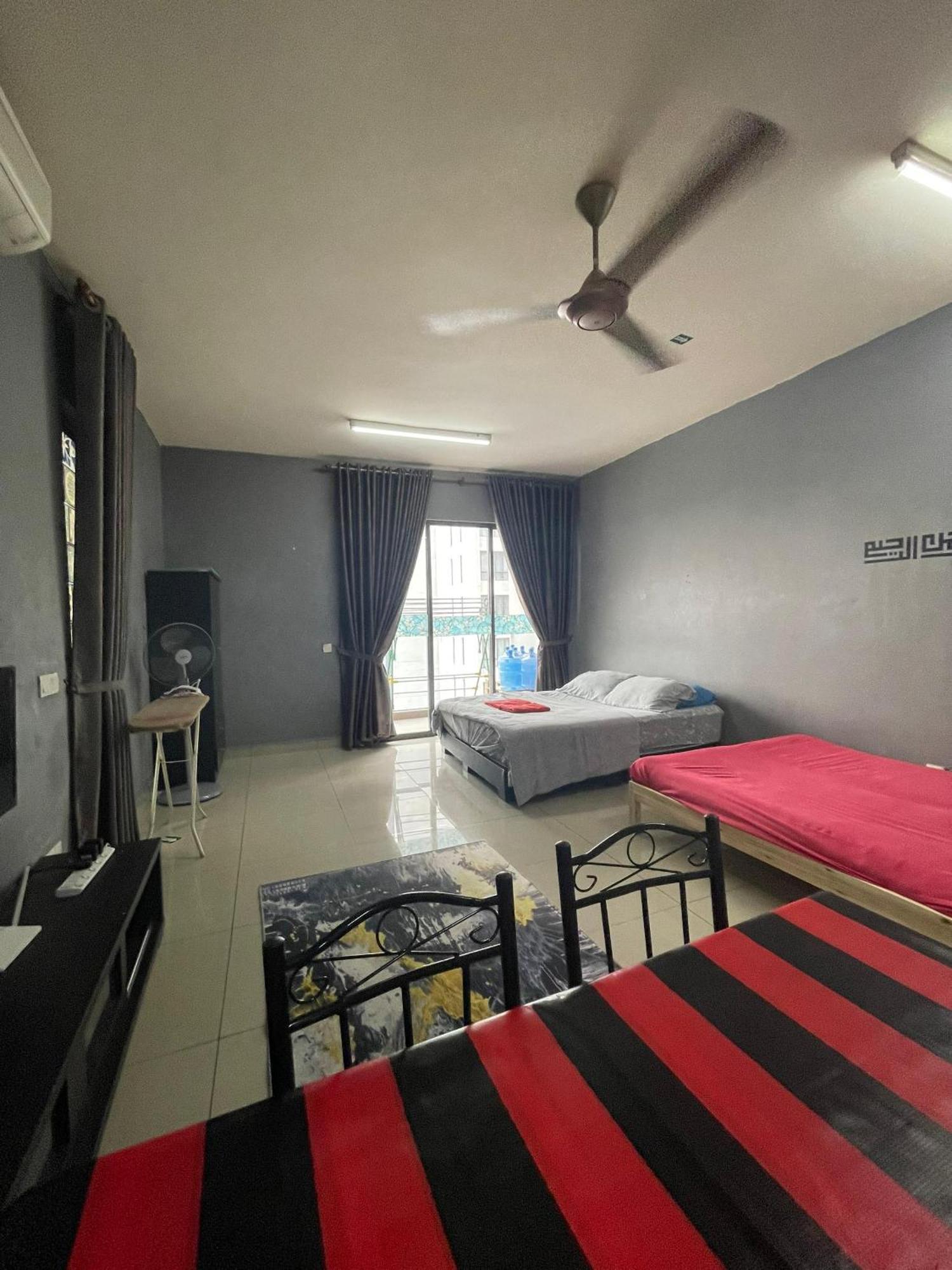 Urban 360 Studio Love Rara Suite Homestay Cuevas de Batu Exterior foto